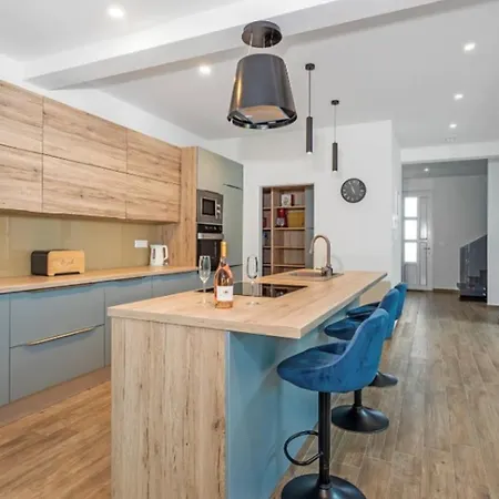 Villa Pinus By Guide *